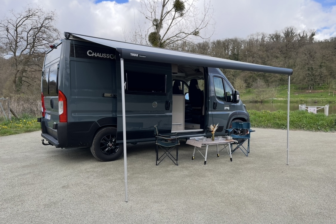 camping-car CHAUSSON V594 MAX ROAD LINE VIP  extérieur / latéral droit